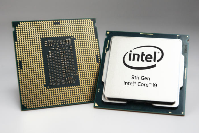 Intel'in 14 Çekirdekli İşlemcisi Açık Artırmayla Satıldı.